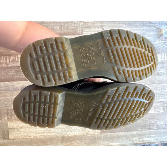 Women's Dr. Martens Hello Kitty & Friends 1460 Smooth Leather Lace Up Boots sz 9 - Picture 5 of 8